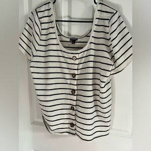 Torrid button top 2x